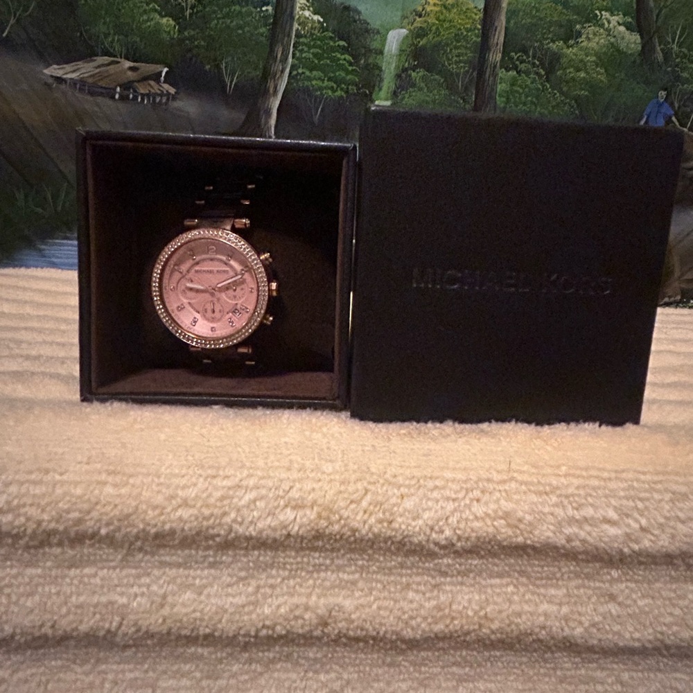 Michael Kors Women’s Watch in Parker Rose and Tortoise Shell - Picture 3 of 7